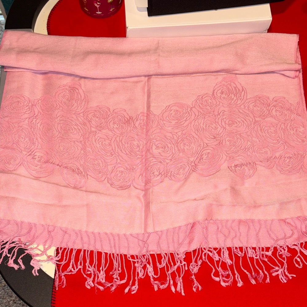 100% CASHMERE Pashmina/Scarf Blush Pink Embroidered Floral Roses near fringe